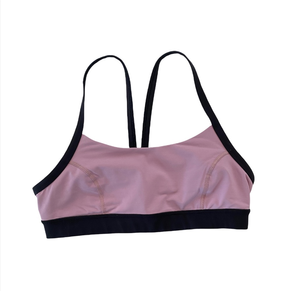 Light purple/pink Lululemon key hole back detail sports bra size 8